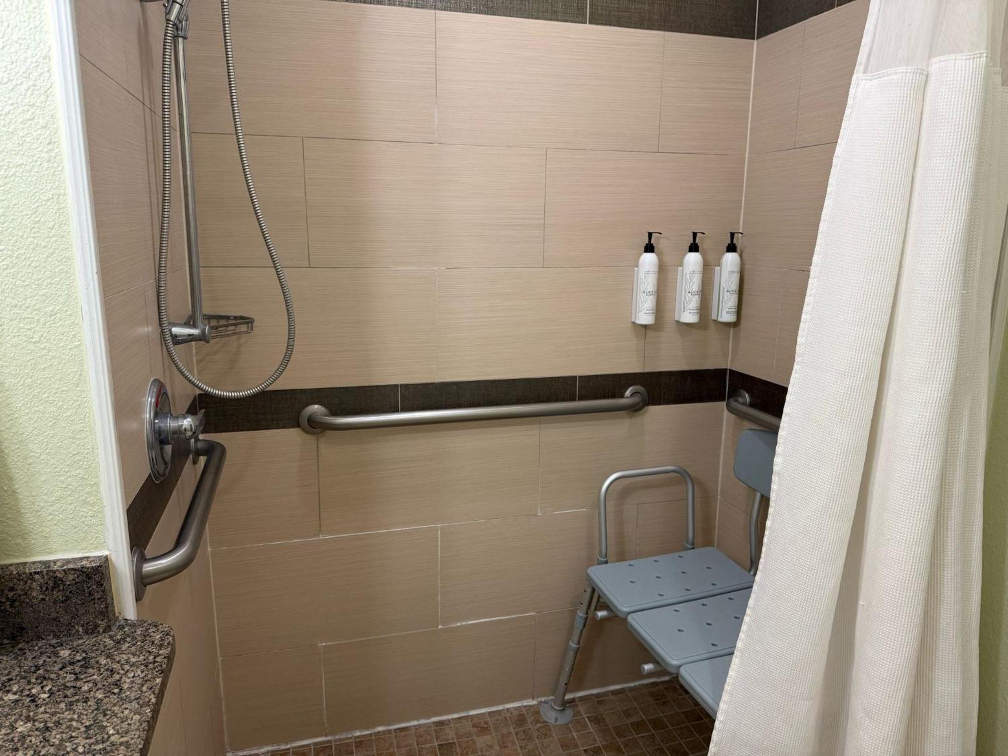Fairfield Inn And Suites By Marriott North Spring Exteriör bild